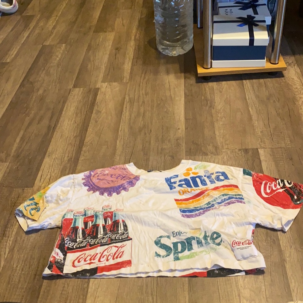 Coke product cropped tee